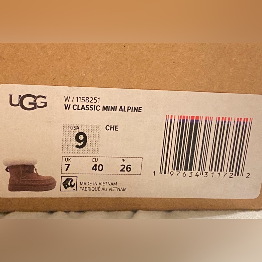 Brand New In Box Classic Mini Alpine Ugg Boots Size 9 in Chestnut - Picture 16 of 16